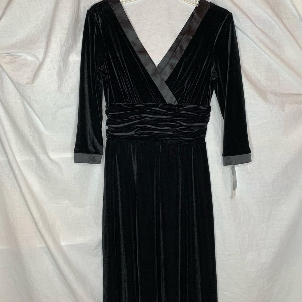 Sandra Darren velvet 3/4 sleeve dress black size 6 satin trim